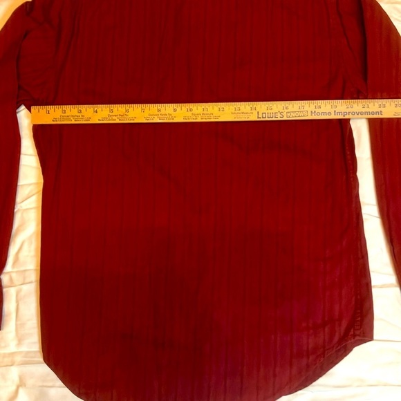 Guess Men’s Size Medium Shirt with Embroidered Details - Picture 9 of 10